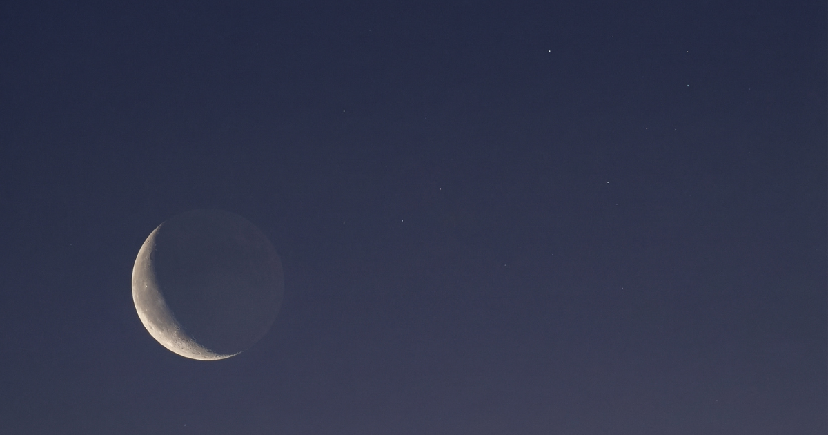 Waning Crescent Moon thin sliver pre-dawn sky balsamic moon astrology rest